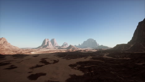 Desert-Buttes-with-Blue-Sky-in-Utah