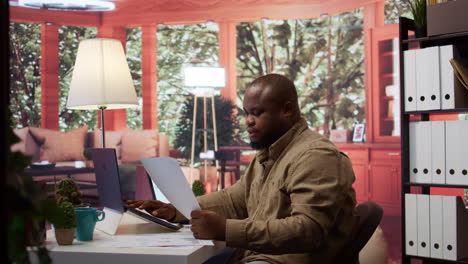 startup administrator establishing current enterprise goals with annual data