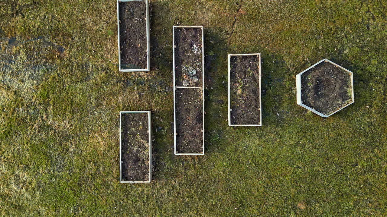 육각형 및 직사각형의 정원 침대