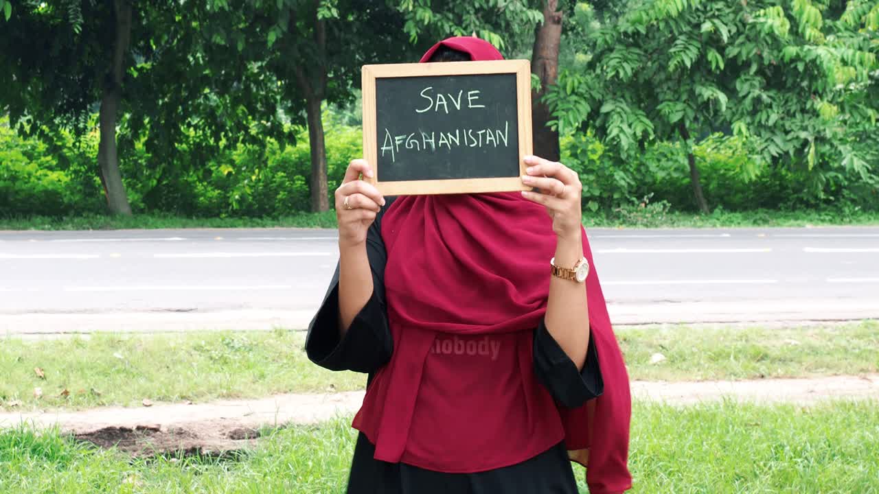 코로나 바이러스 covid-19에 대한 집에 메시지를 유지