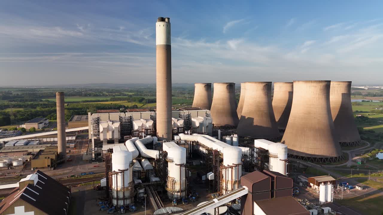 Drone video of the Ratcliffe-on-Soar Power Station decommissioned coal-fired power station.
