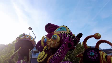 funny animals float bloemencorso flower parade in valkenswaard