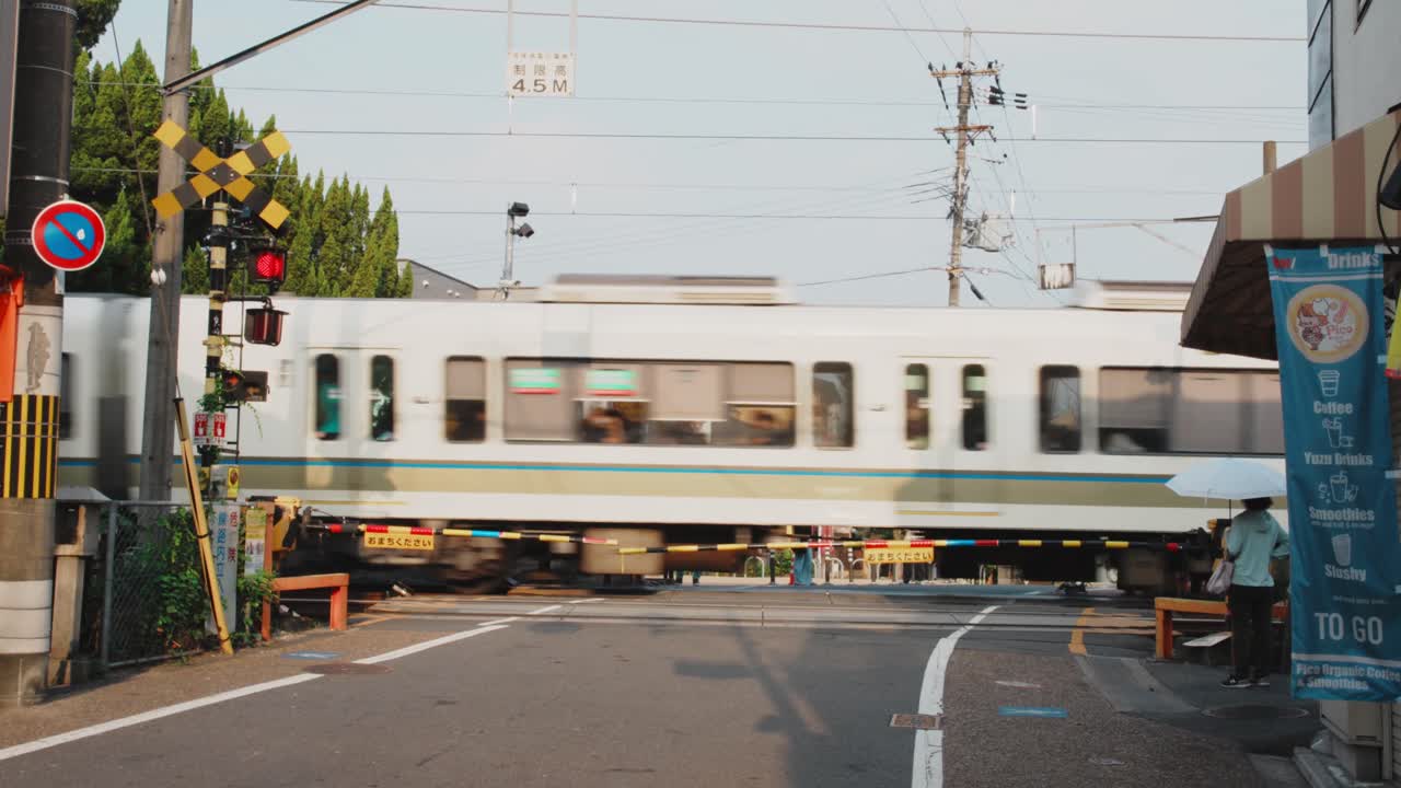 4k cinematic footage of a japanese train crossroad 1