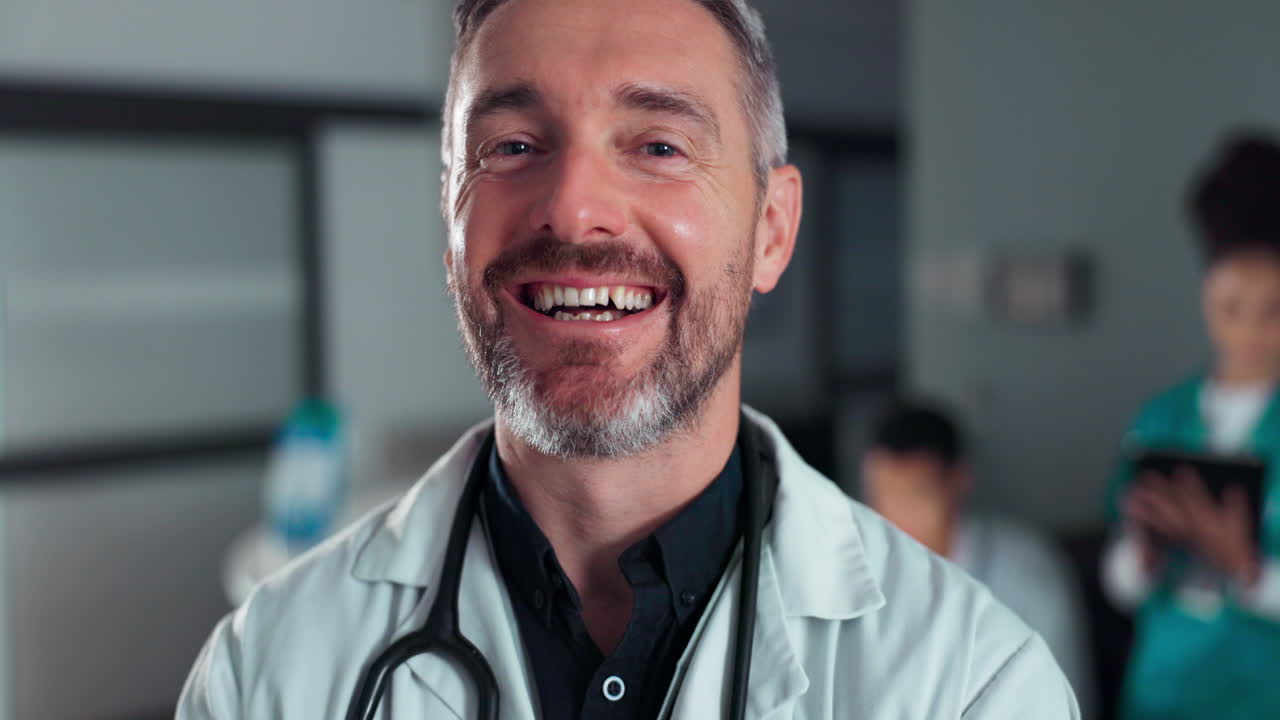 행복, 외과 의사 얼굴과 전문적인 남자