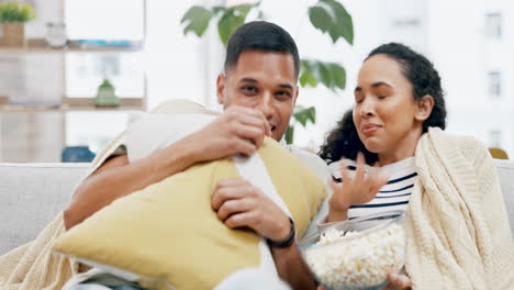 Scary-movie,-jump-scare-and-young-couple-at-home