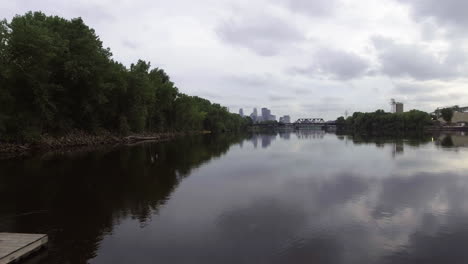 mississippi river with skyline