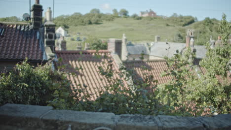 Pueblo-De-La-Bahía-De-Robin-Hoods,-Yorkshire-Del-Norte,-Clip29-De-La-Costa-De-La-Herencia-De-Los-Páramos-Del-Norte-De-York