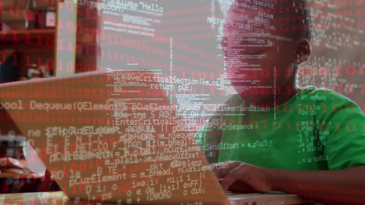 animación del procesamiento de datos sobre un niño afroamericano que usa una computadora portátil en la escuela