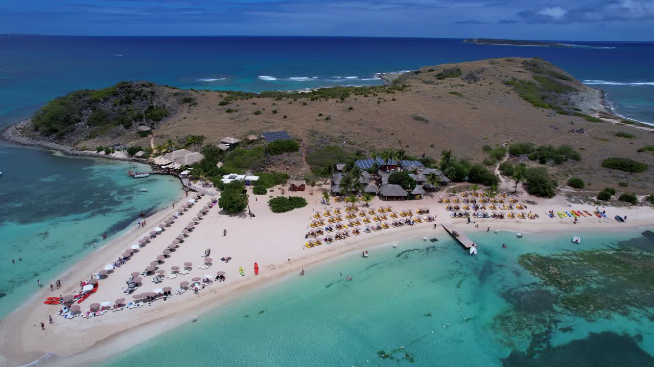 st의 pinel 섬 해변