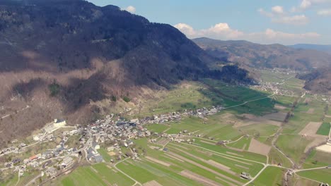 Schatten-Der-Wolken-Auf-Den-Bergen-Von-Julian-Aps,-Bohinj