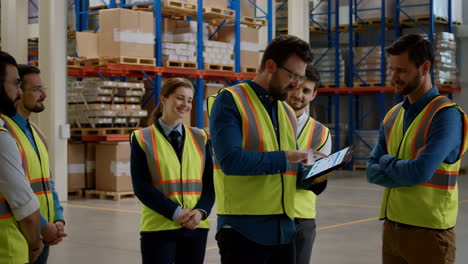 warehouse team meeting and discussion