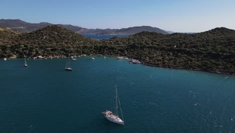 Barcos-De-Hobby-En-La-Bahía