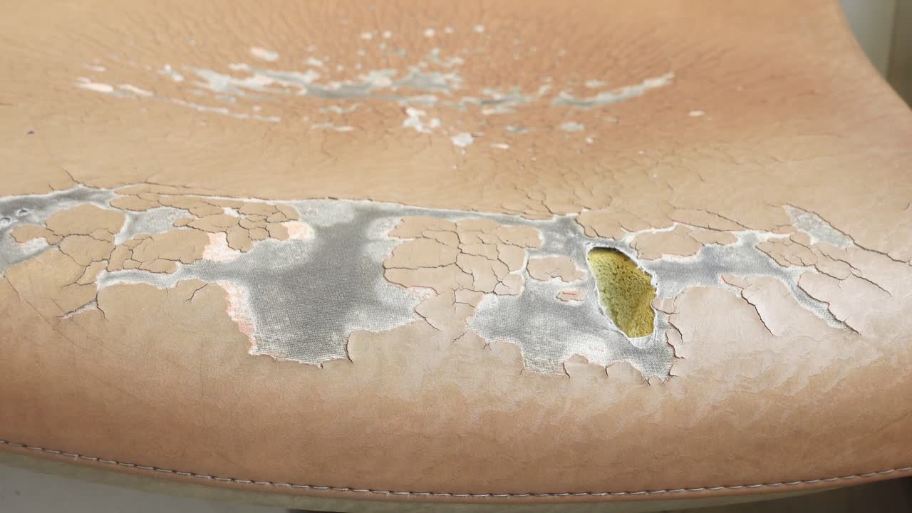 은 가죽 의자 의 클로즈업