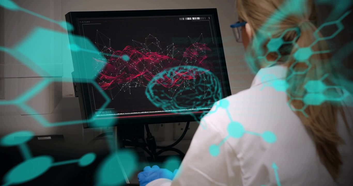 Ricercatore che digita alla scrivania del laboratorio, avviando codice ciano e sovrapponendo una visualizzazione cerebrale rosso-verde acqua per lo studio.