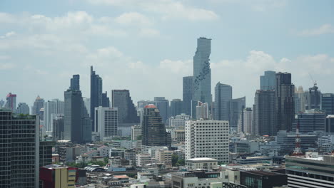 Hermosa-Arquitectura-De-Edificios-Alrededor-De-La-Ciudad-De-Bangkok-En-Tailandia