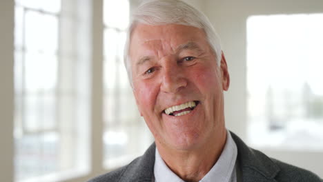 Closeup-portrait-of-a-senior-man-smiling