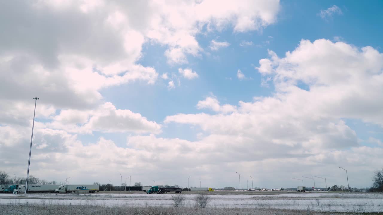 겨울에 시골 오하이오를 통해 운전