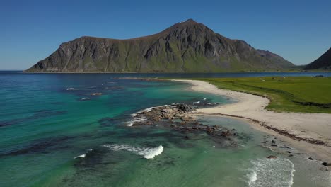 Strand-Die-Lofoten-Inseln-Sind-Ein-Archipel-In-Der-Grafschaft-Nordland,-Norwegen.