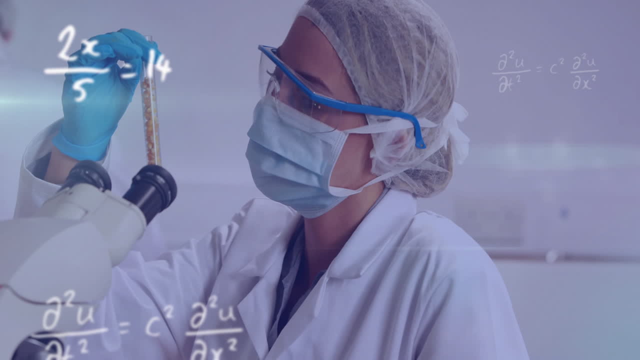animación de ecuaciones matemáticas sobre científica caucásica haciendo un experimento en el laboratorio