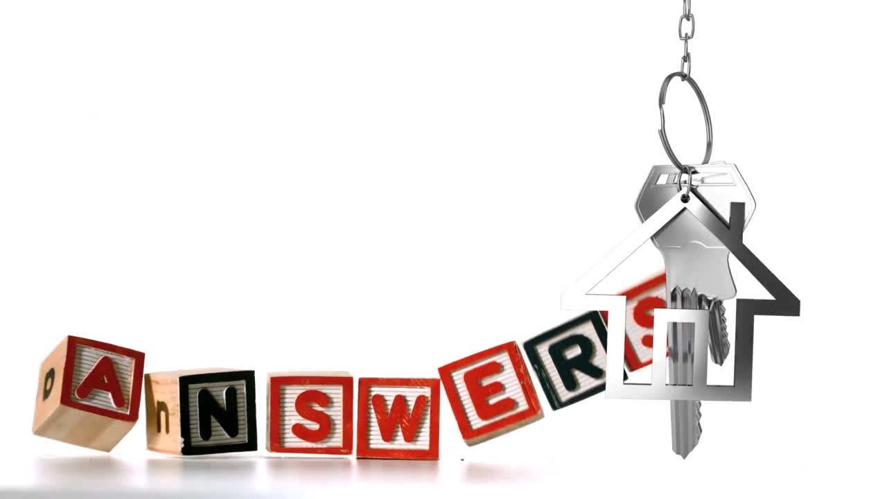 텍스트 답변과  ⁇ 색 배경에 키를 가진 은색 집 모양의 나무 블록의 애니메이션