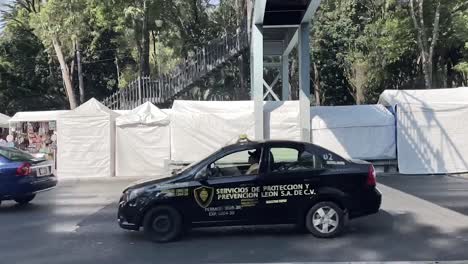 cámara lenta de puestos de carretera en las calles de la ciudad de méxico