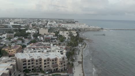 Sargassum-algae-on-the-beach-of-Playa-del-Carmen-Quintana-Roo-Mexico-7