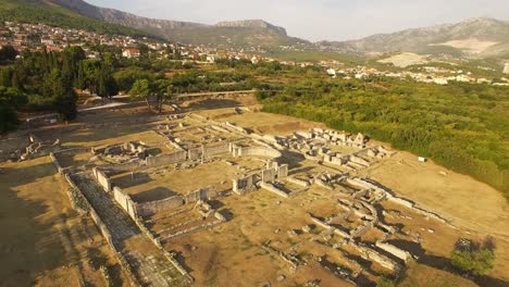 A-fantastic-view-of-the-archaeological-excavations-in-Salona