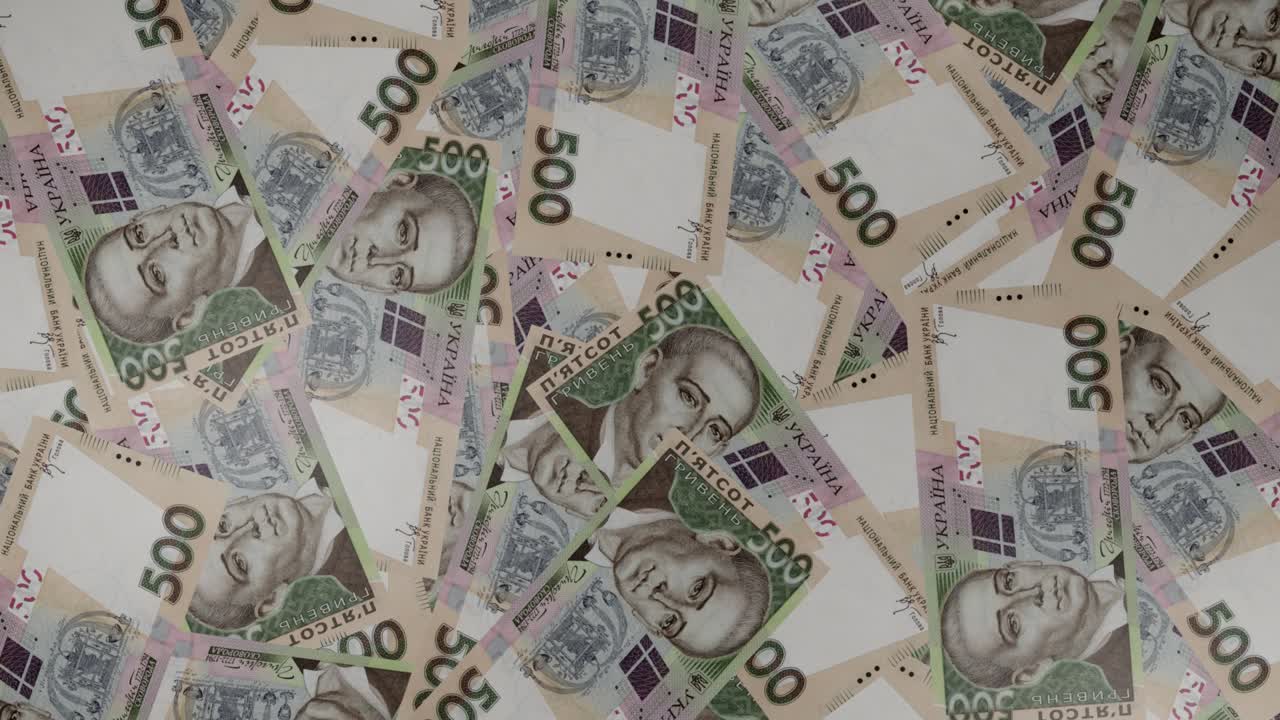 el fondo de los billetes de 500 hryvnia ucranianos. muchos billetes.