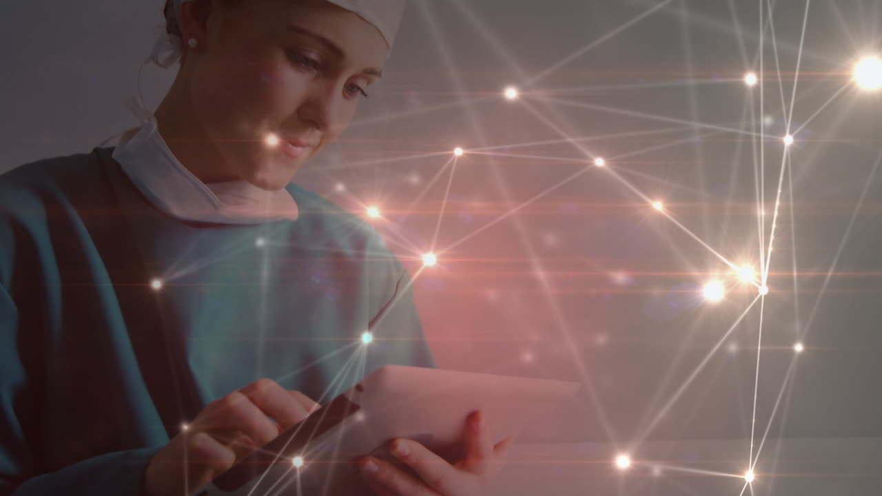 animación de la red de conexiones a través de una doctora caucásica que usa una tableta