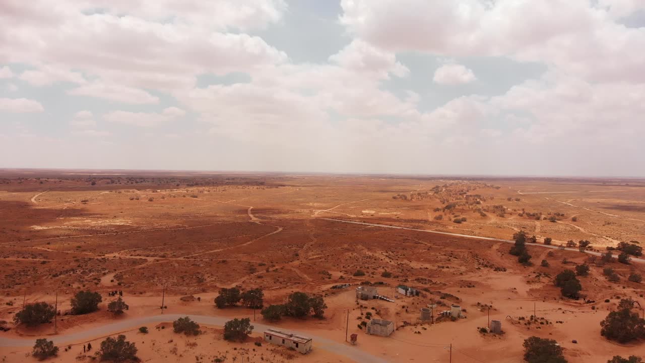 toma aérea del desierto en palestina cerca de gaza por la mañana