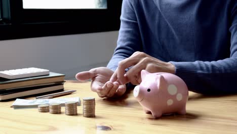 contar el dinero para los ahorros