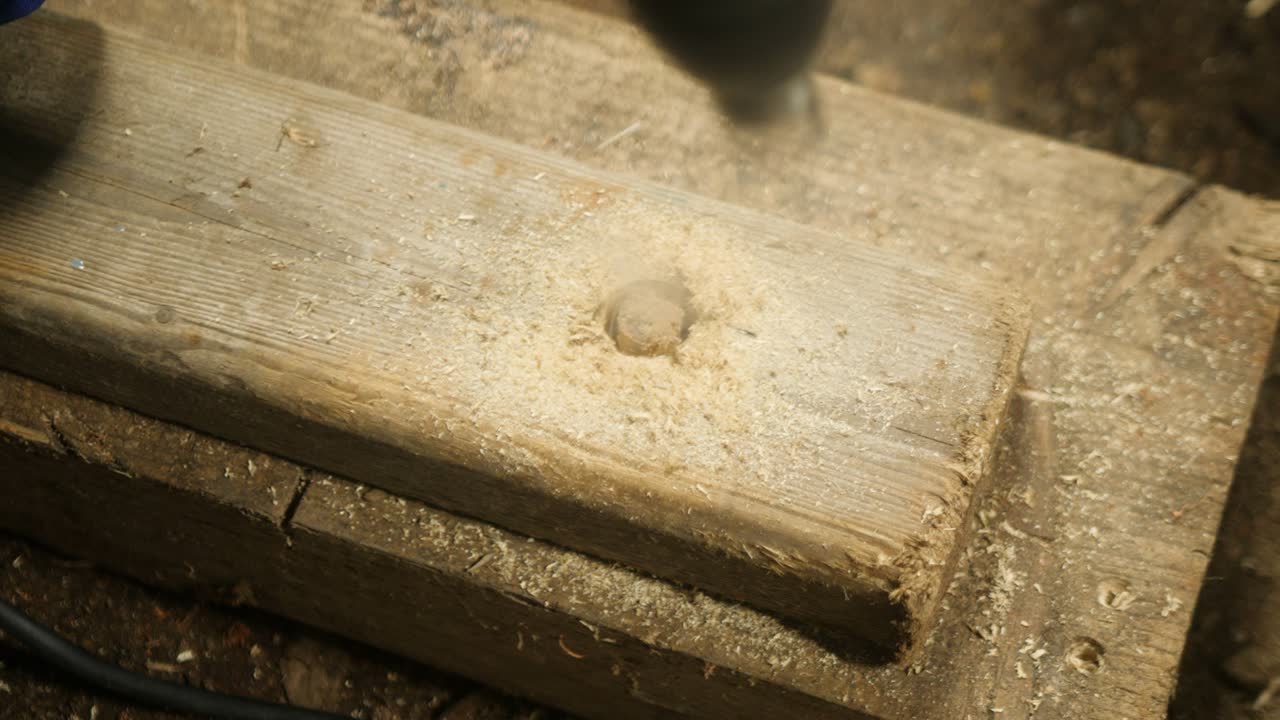 Making a wooden plug using electric drill