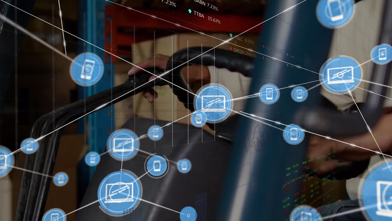 Animazione di elaborazione dati su operaio caucasico in magazzino