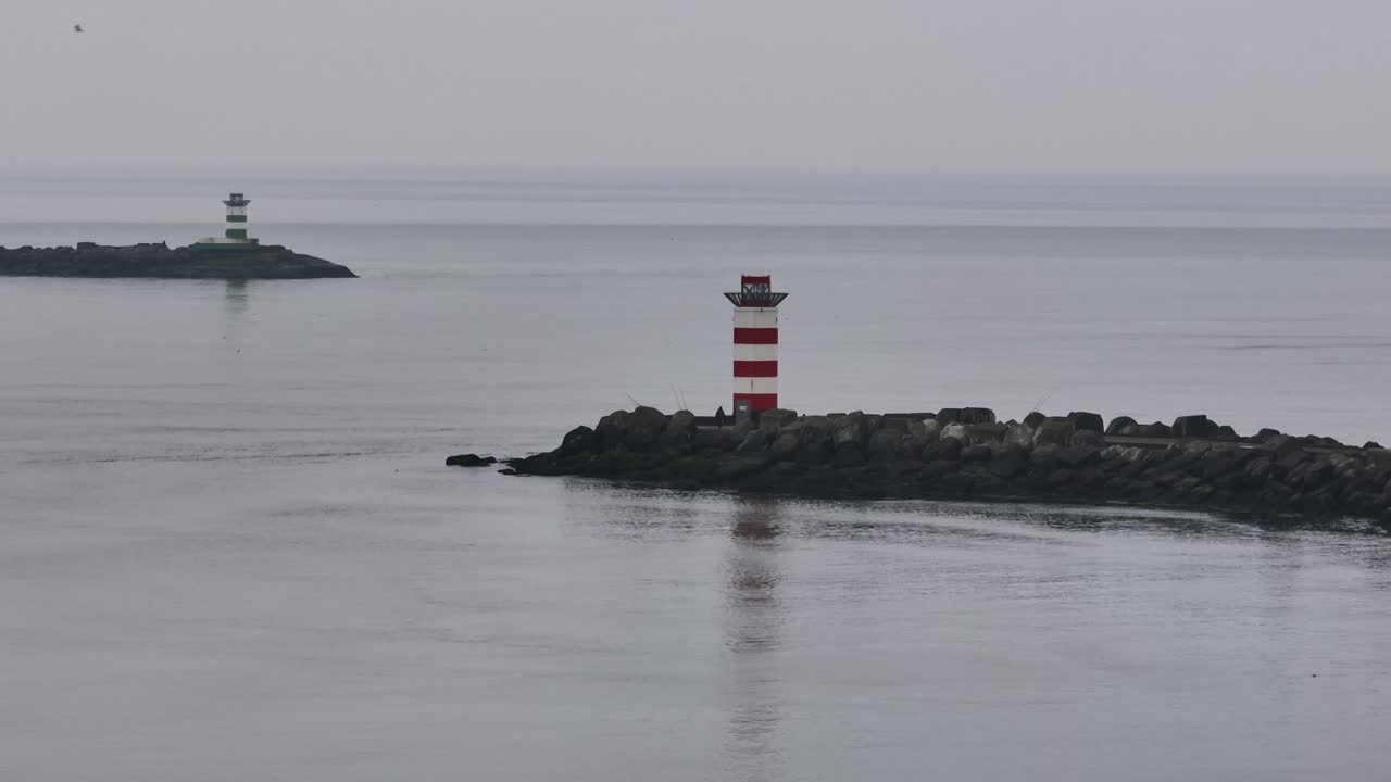 faros noordpier y zuidpier en ijmuiden, países bajos, buitenhaven