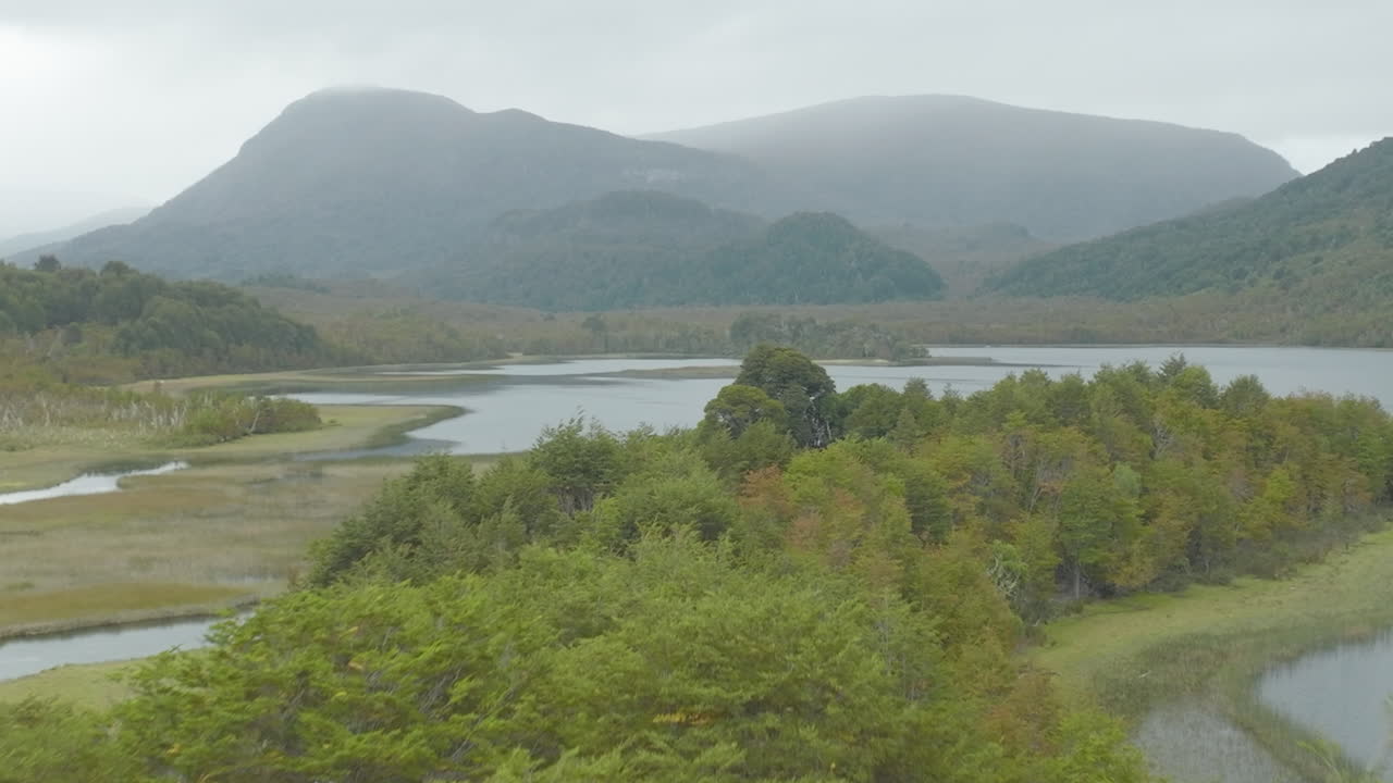 아르헨티나 만소 강의 놀라운 공중 공개 샷