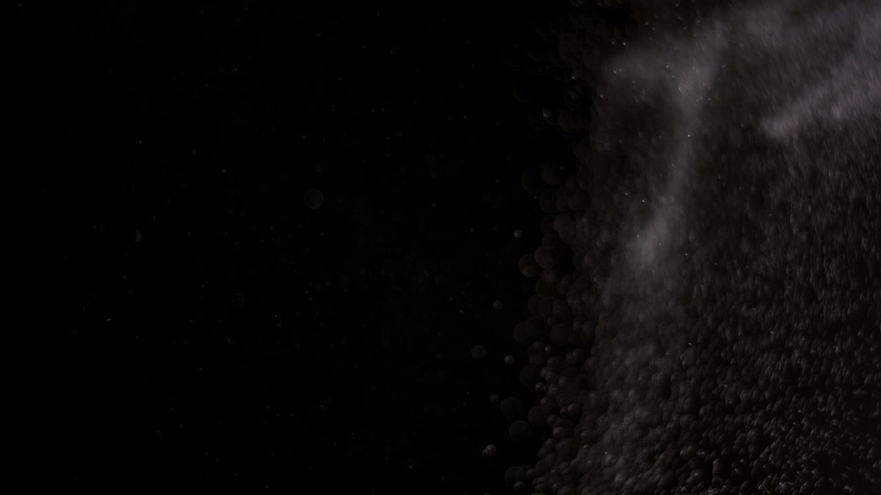 검은 바탕에 분리 된 파우더