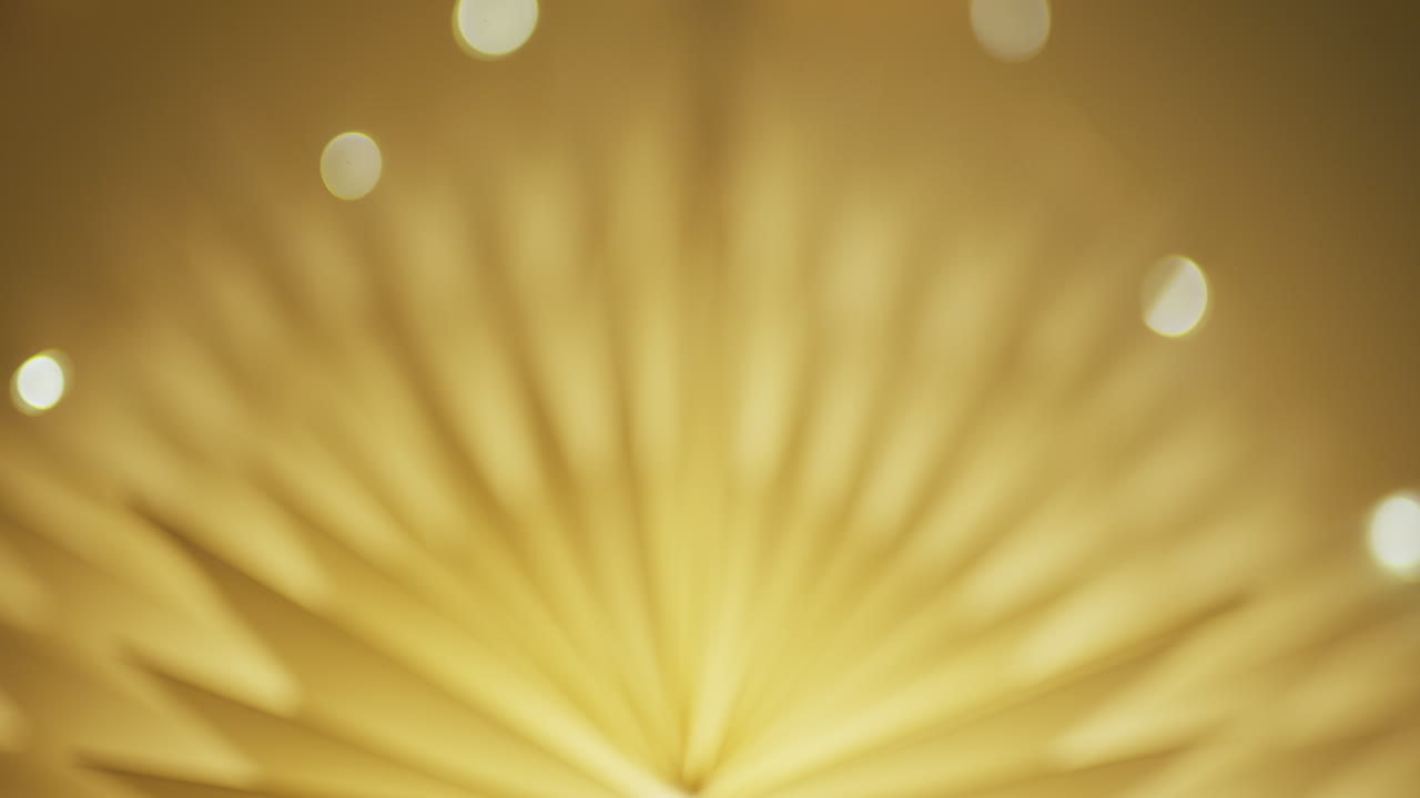 크리스마스 조명과 크리스마스 트리 장식의 아름다운 보케