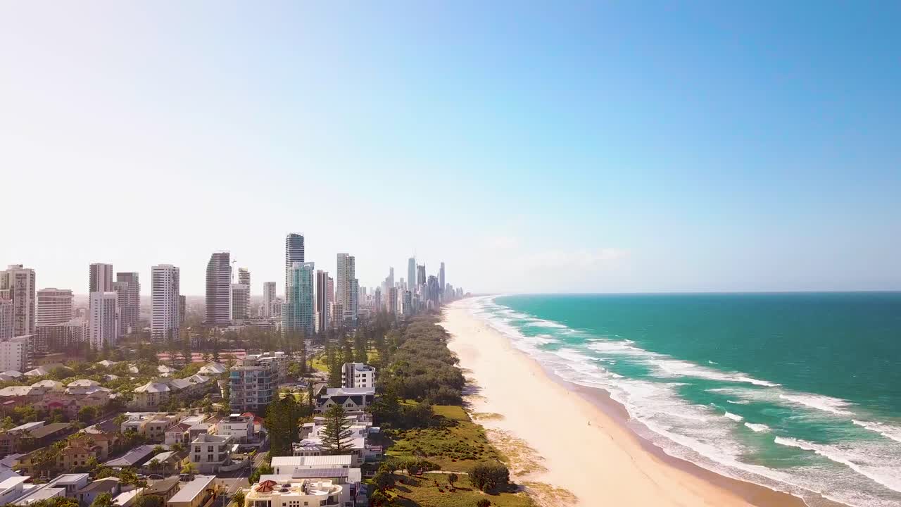 Gold Coast, vista aerea della spiaggia di Surfers Paradise