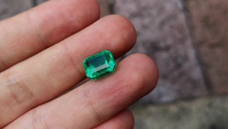 emerald crystals natural gemstone for jewelry , gem stone high quality