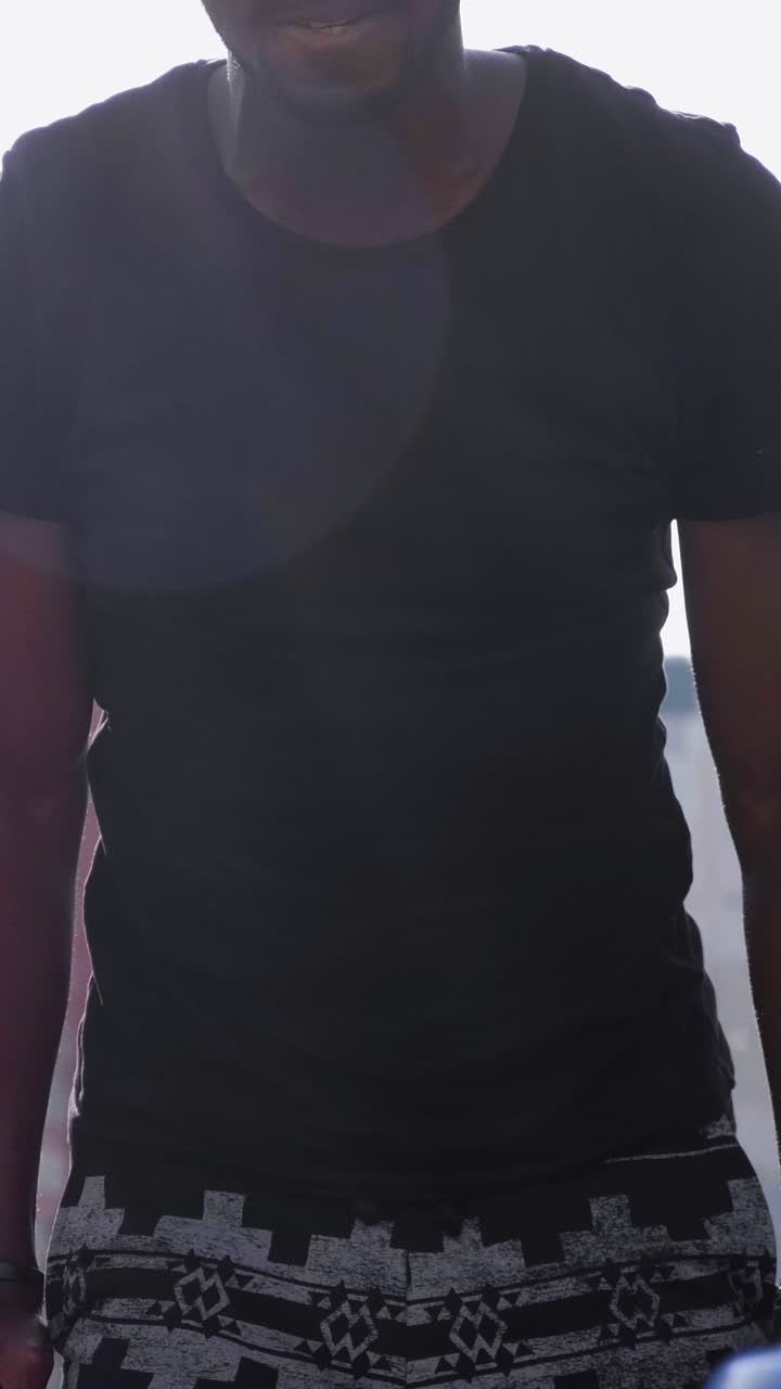 hombre haciendo ejercicio al aire libre