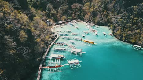 Philippinen-Boote-Auf-Einem-Dock