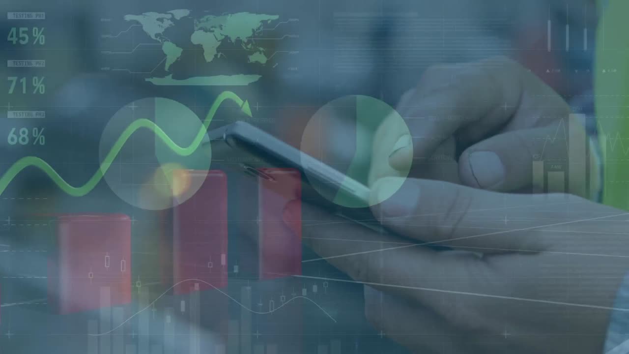 animación del procesamiento de datos sobre un hombre biracial usando un teléfono inteligente