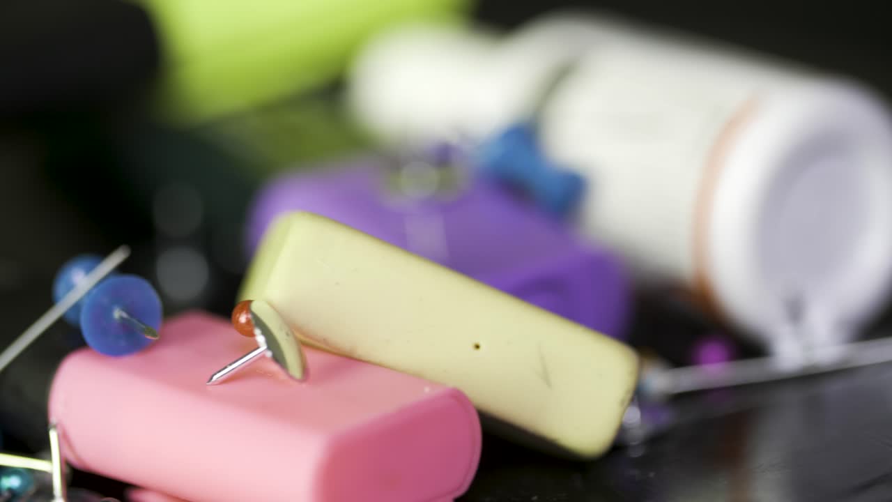 다채로운 서류품 클로즈업