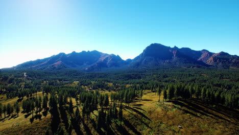 Cascade-Mountain-and-surrounding-Canadian-Rocky-Mountains-in-summer-time