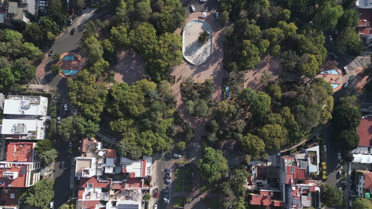 vista de pájaro del parque américa en polanco, ciudad de méxico