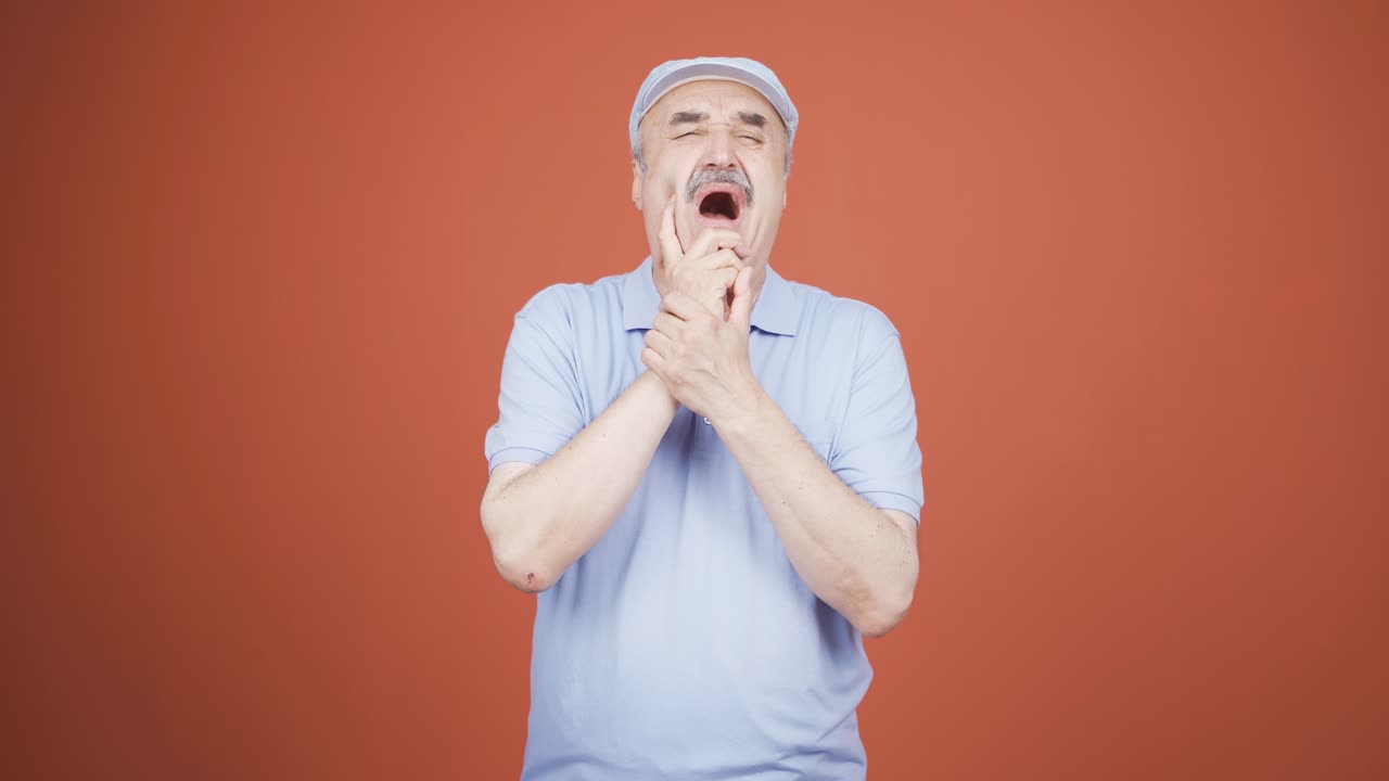 치통이 있는  ⁇ 은이.