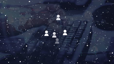animación de iconos con puntos y procesamiento de datos sobre las manos escribiendo en el teclado.