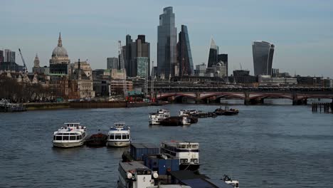 Blick-Auf-Die-City-Of-London-Von-Der-Waterloo-Bridge