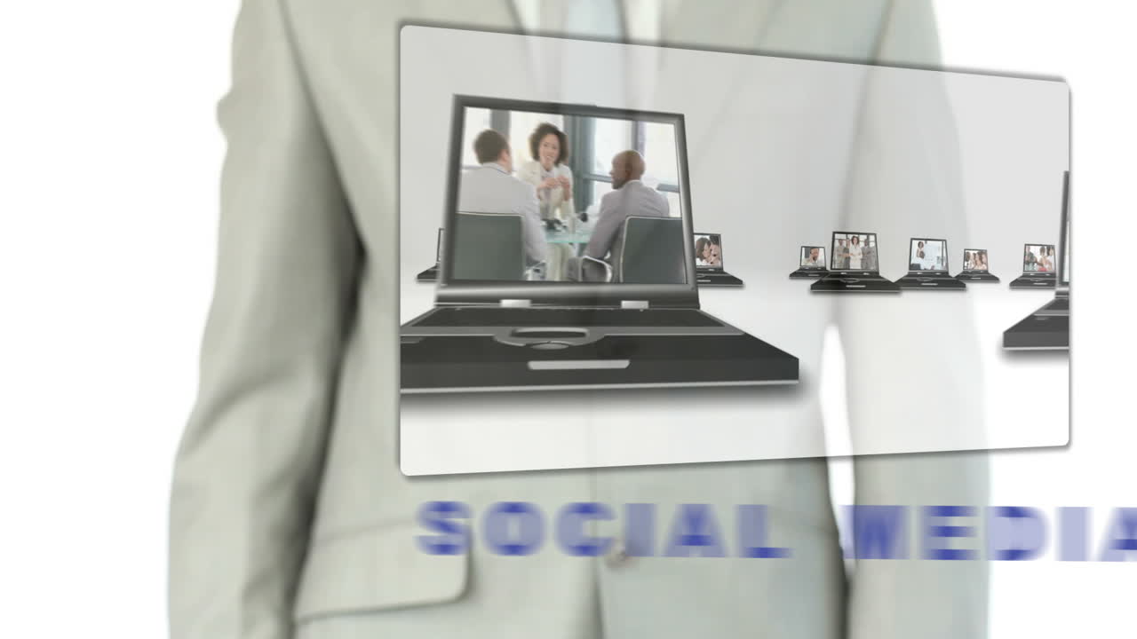 소셜 미디어 버튼을 만지는 사업가