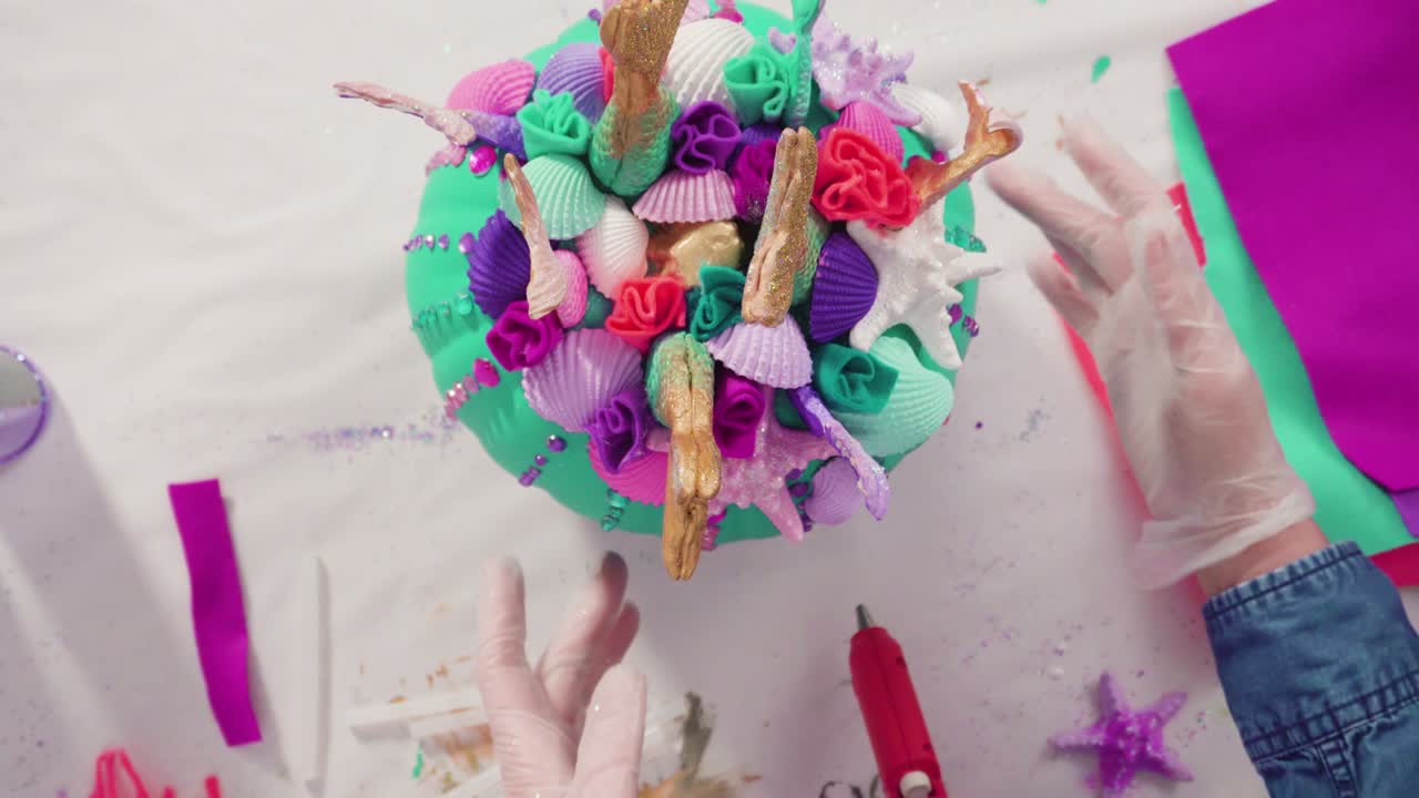 decoración de calabazas artísticas en tema de sirena para halloween